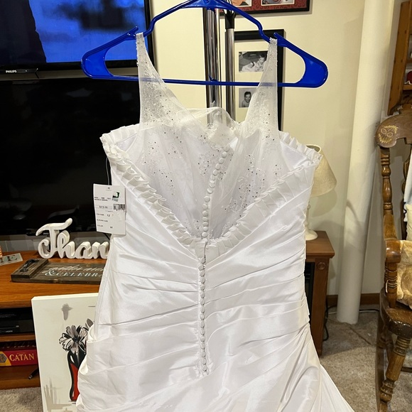 NWT Modeca Bridal wedding dress - Picture 3 of 15